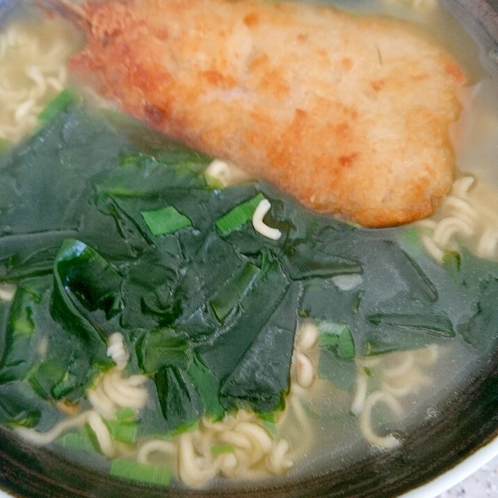 イワシフライでワンタン麺